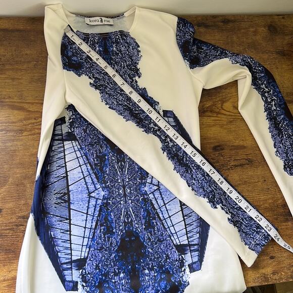Kora Rae Abstract Long Sleeve Form Fitting Bodycon Mini Dress - Picture 7 of 9